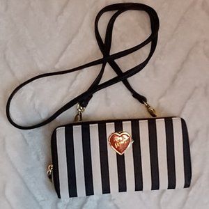 BETSEY JOHNSON XOX BETSEY CROSSBODY/WALLET/PURSE